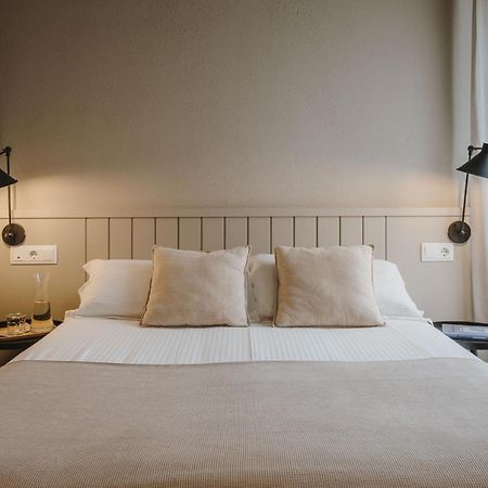 Hotel Llane Petit กาดาเกส ภายนอก รูปภาพ