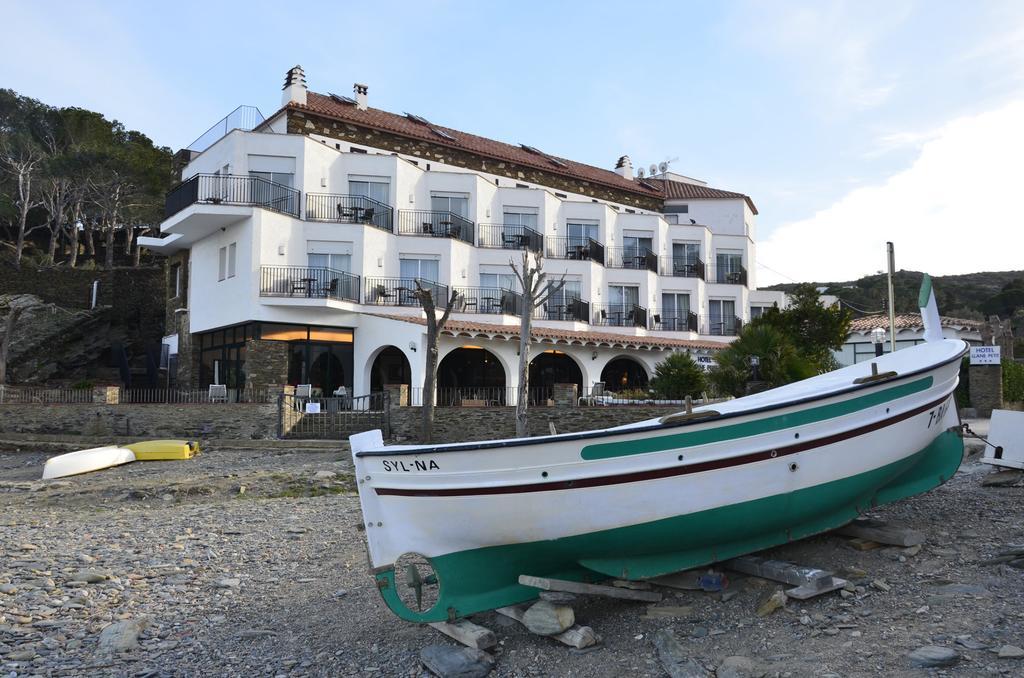Hotel Llane Petit กาดาเกส ภายนอก รูปภาพ