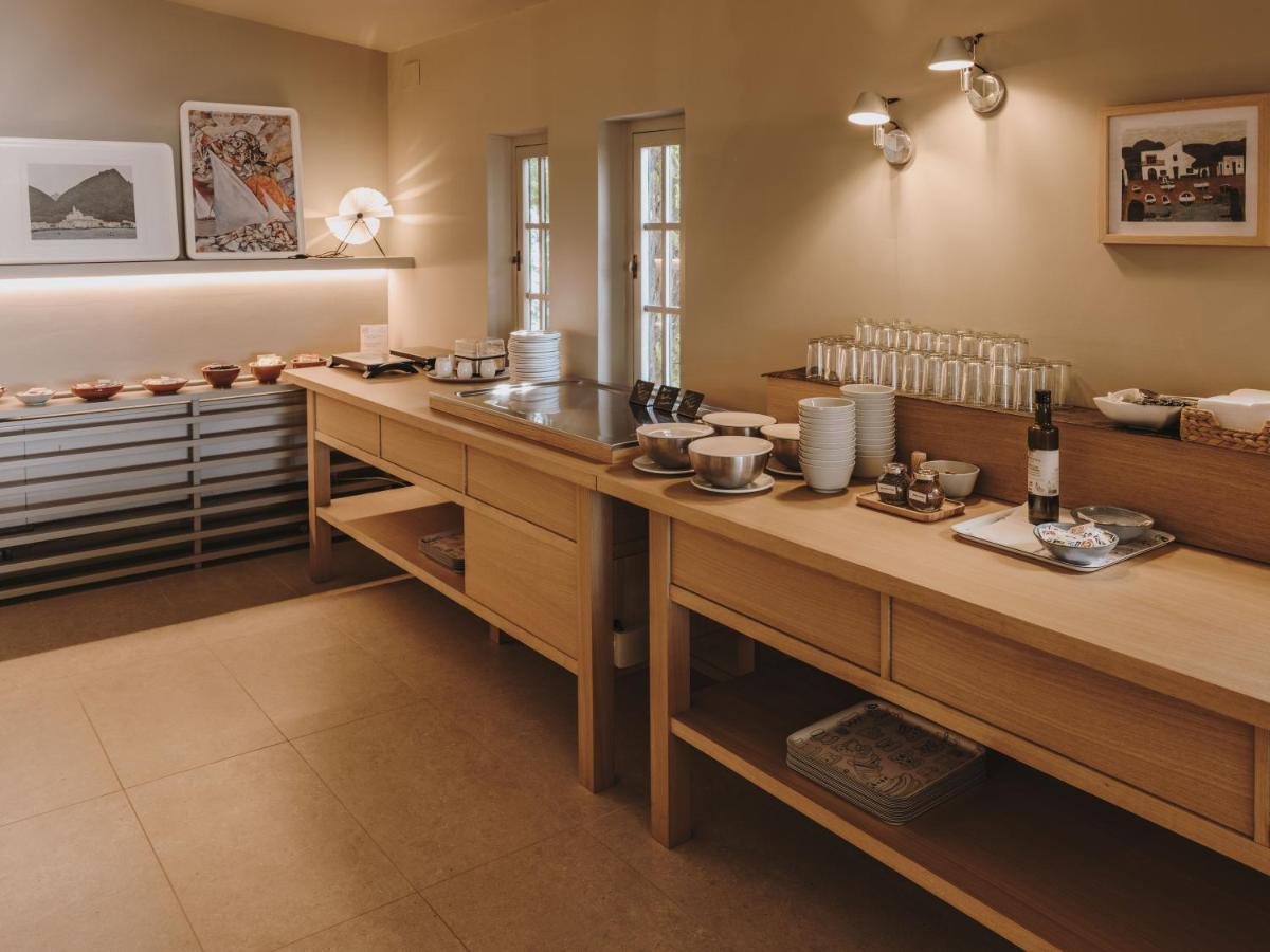 Hotel Llane Petit กาดาเกส ภายนอก รูปภาพ